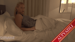 Spor Yapan Ablasını Dikizliyor Sonra da Sikiyor | Altyazılı Porno